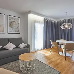 https://rentalmar-suites-salou.top-hotels-tarragona.com