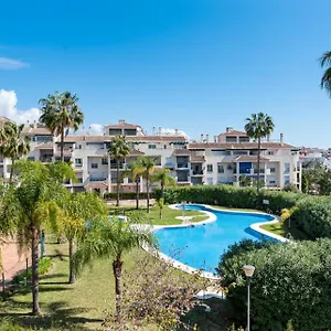 https://apt-lovely-2-bed-10-min-walk-from-puerto-banus.es-andalucia.com